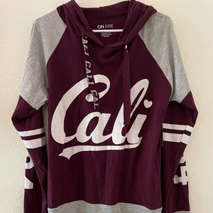A nice, thin women’s hoodie. Size: L